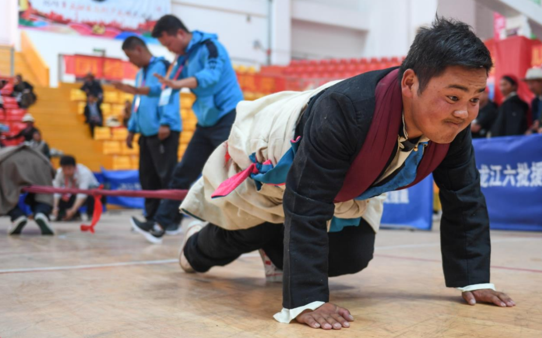 来咯三亚版最炫民族风