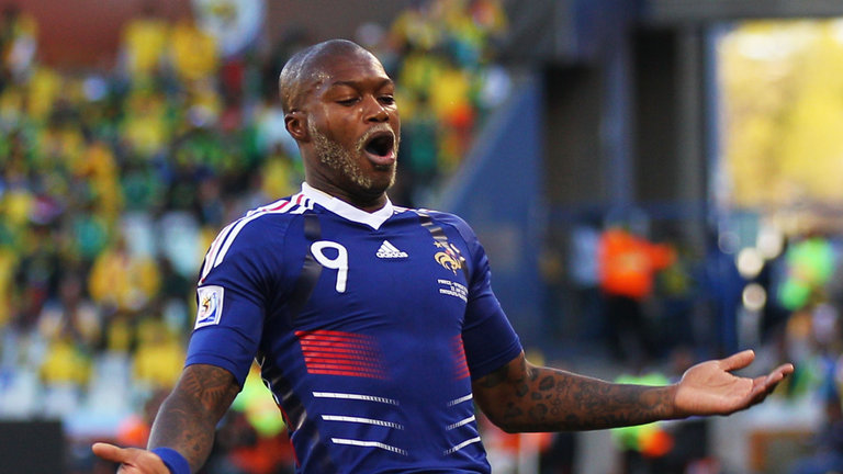 西塞直言梅西技术水平仅相当于前队友本-阿尔法,被帕耶抢断