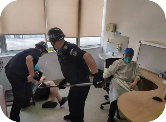 【曙光·动态】曙光医院举行反恐防暴应急演练
