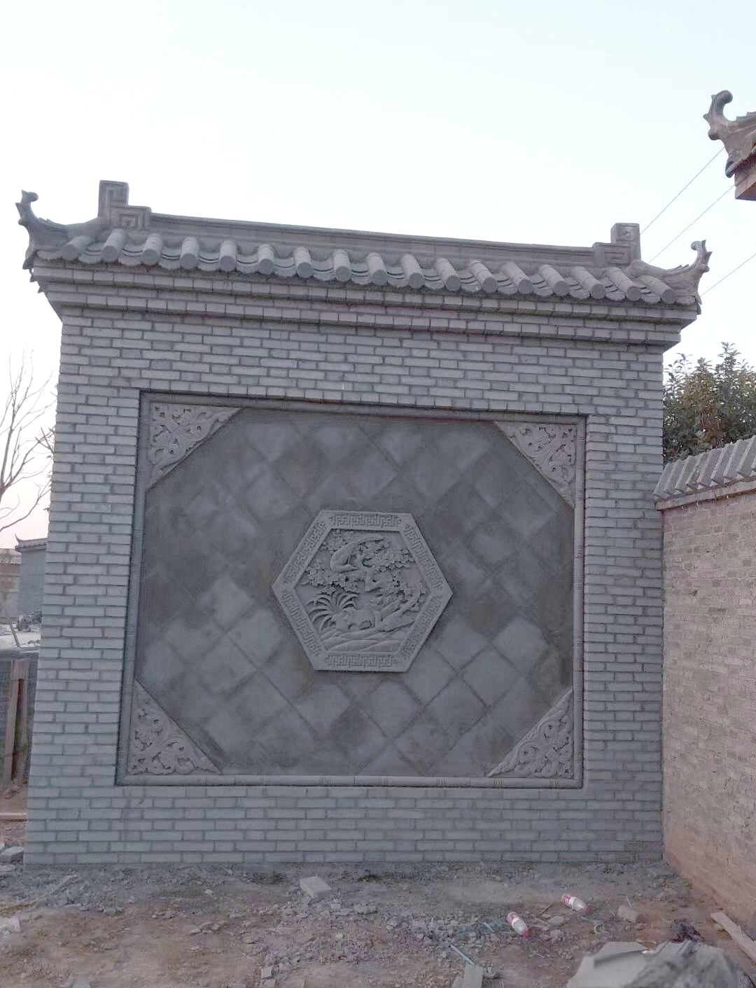 展示多种砖雕影壁墙,探寻其吉祥寓意与文化特色