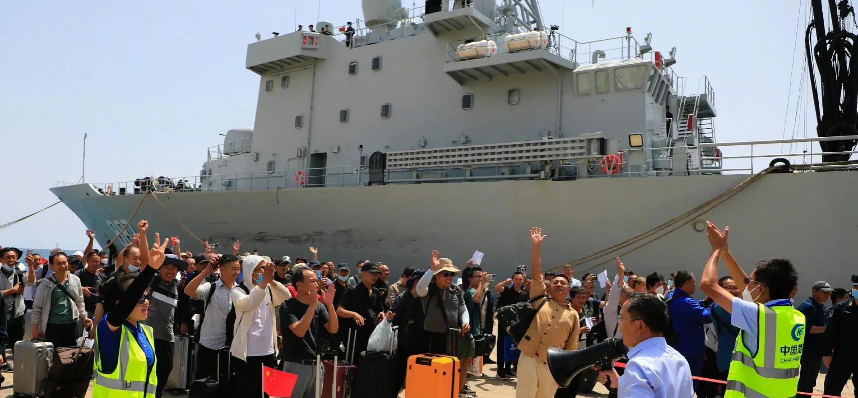 216人跟着解放军撤离苏丹  根据国防部的消息,中国海军已经完成从苏丹