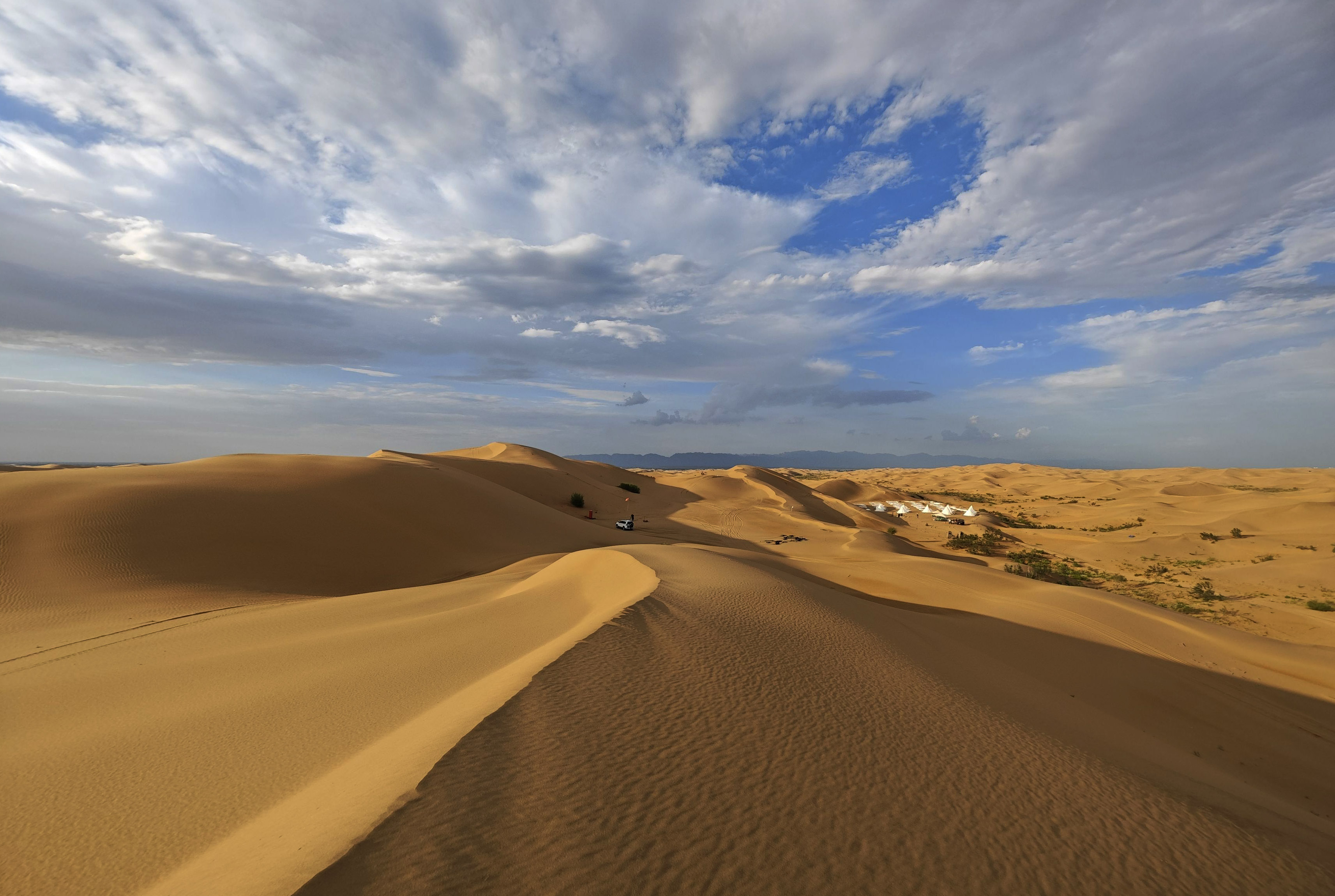 巴音温都尔沙漠图片