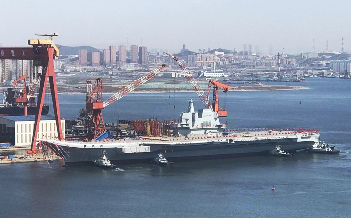 巨轮启航:2017年4月26日中国首艘国产航母在大连正式下水