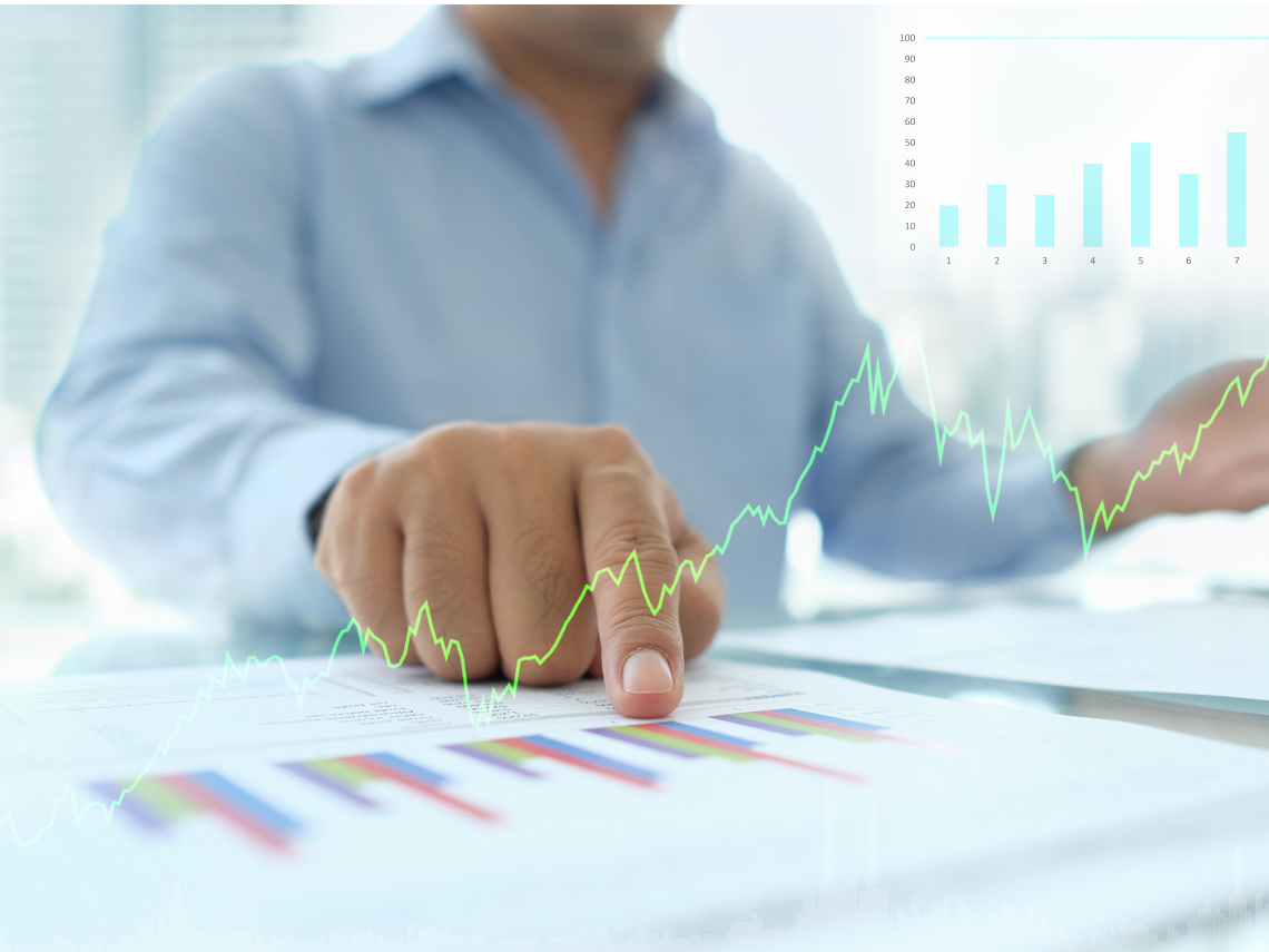 芯片板块强势反弹,芯片etf(512760)涨幅超1.7%,芯源微涨超12%