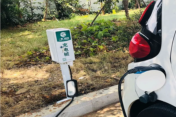 四轮电动车充电一般要充多久能充满