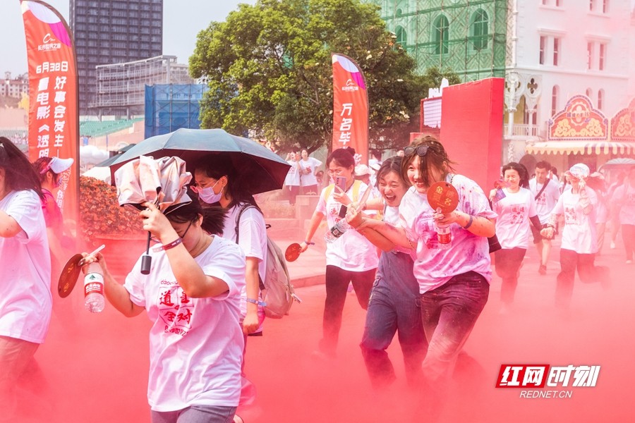 长沙世界之窗举办公益毕业大趴 毕业生门票半价