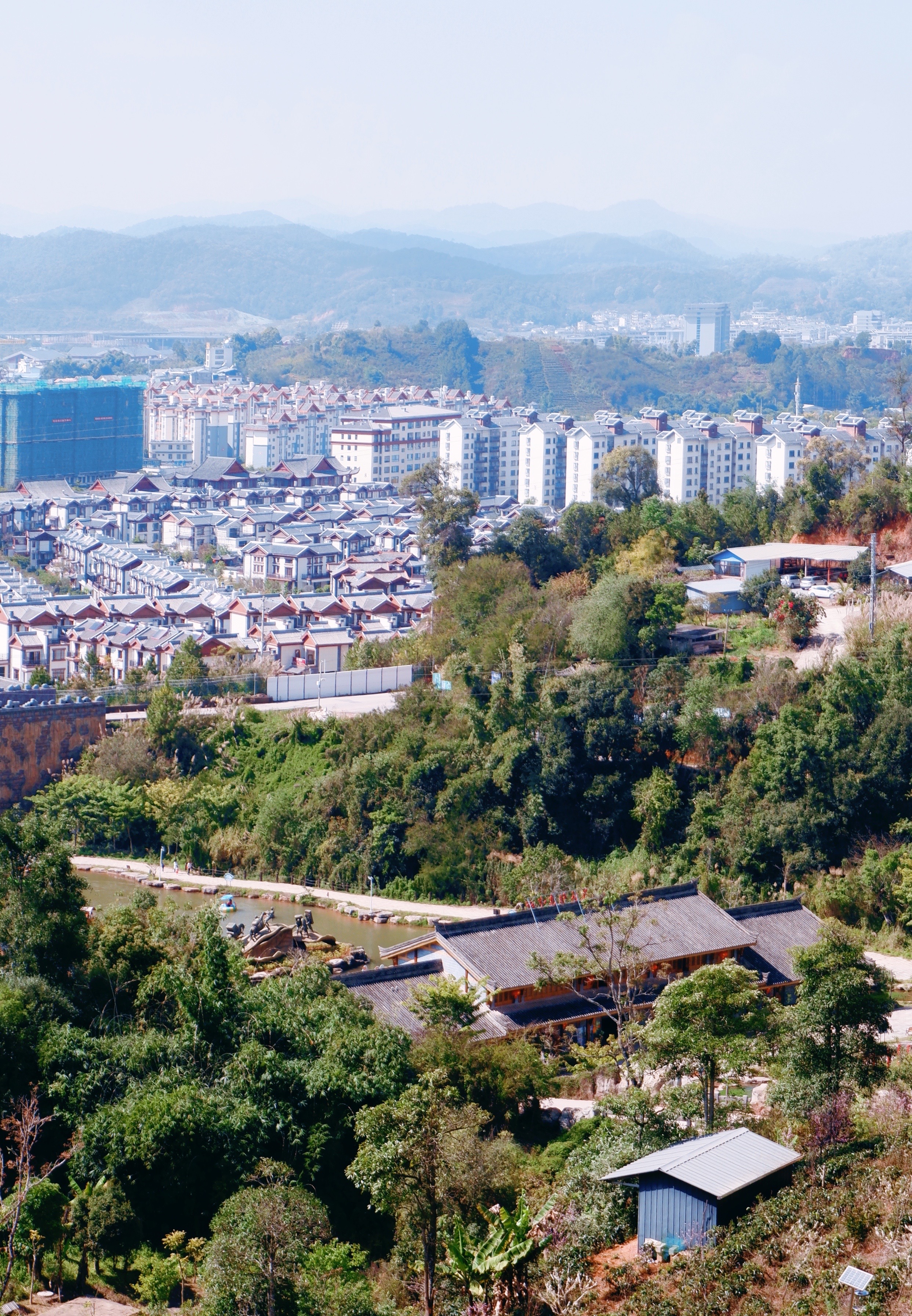 第一次来到普洱市,这里比大理更适合养老,冬无严寒,夏无酷暑