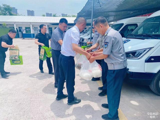渭南市金盾护卫有限公司开展夏日送清凉活动