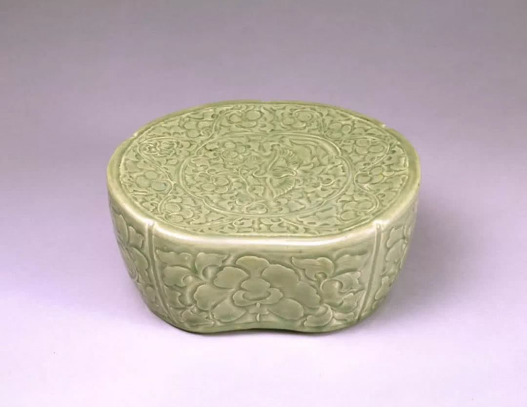 耀州窑芦雁牡丹唐草纹枕