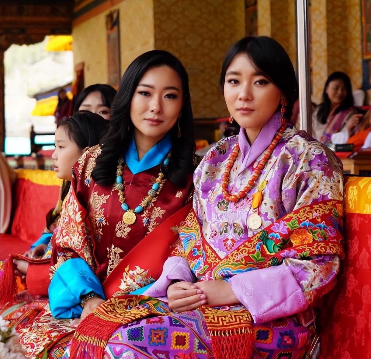 5位不丹公主罕见同框,清一色都是丹凤眼,清冷气质高贵迷人