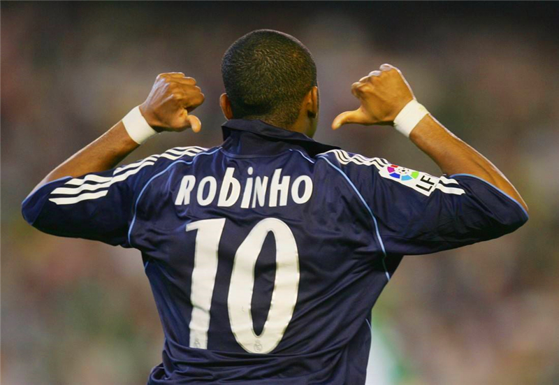 罗比尼奥愿意接受12块钱月薪 成名球星中还有人比他要求更低 也有人弄出反效果 虎扑