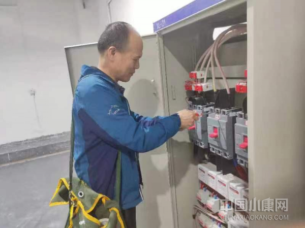 江西宜春:平凡中见伟大——记宜春市广播电视台"岗位标兵"刘建生