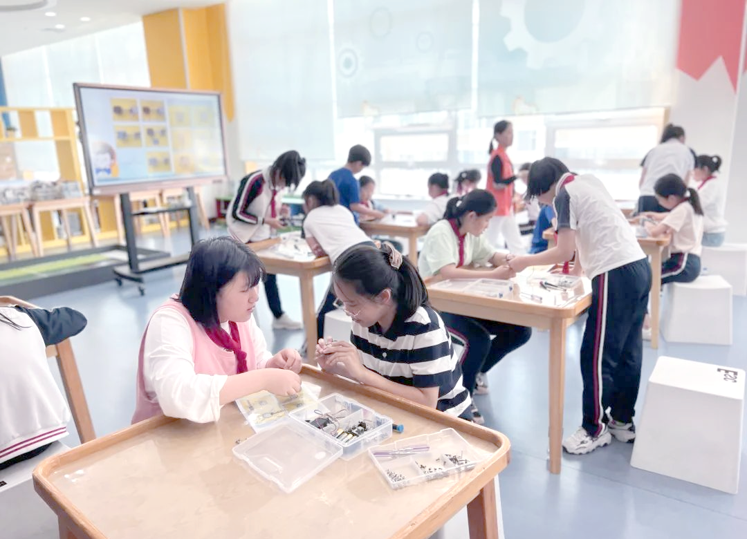 延吉市少年宫之旅:中央小学的实践探索与成长