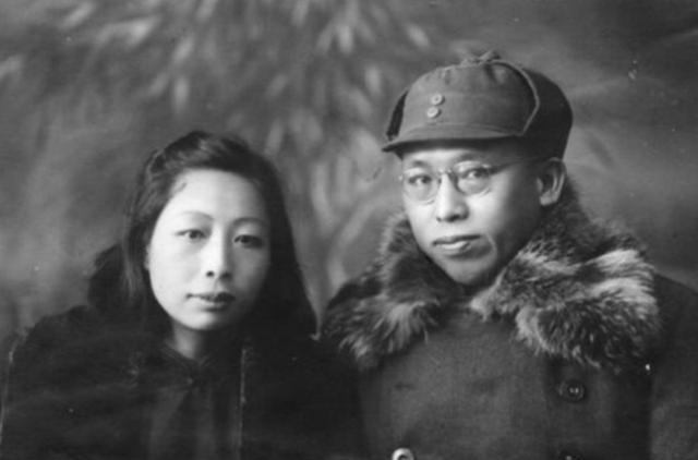 1949年,罗荣桓接前妻之女进京生活,林月琴大方送新皮袄给颜月娥