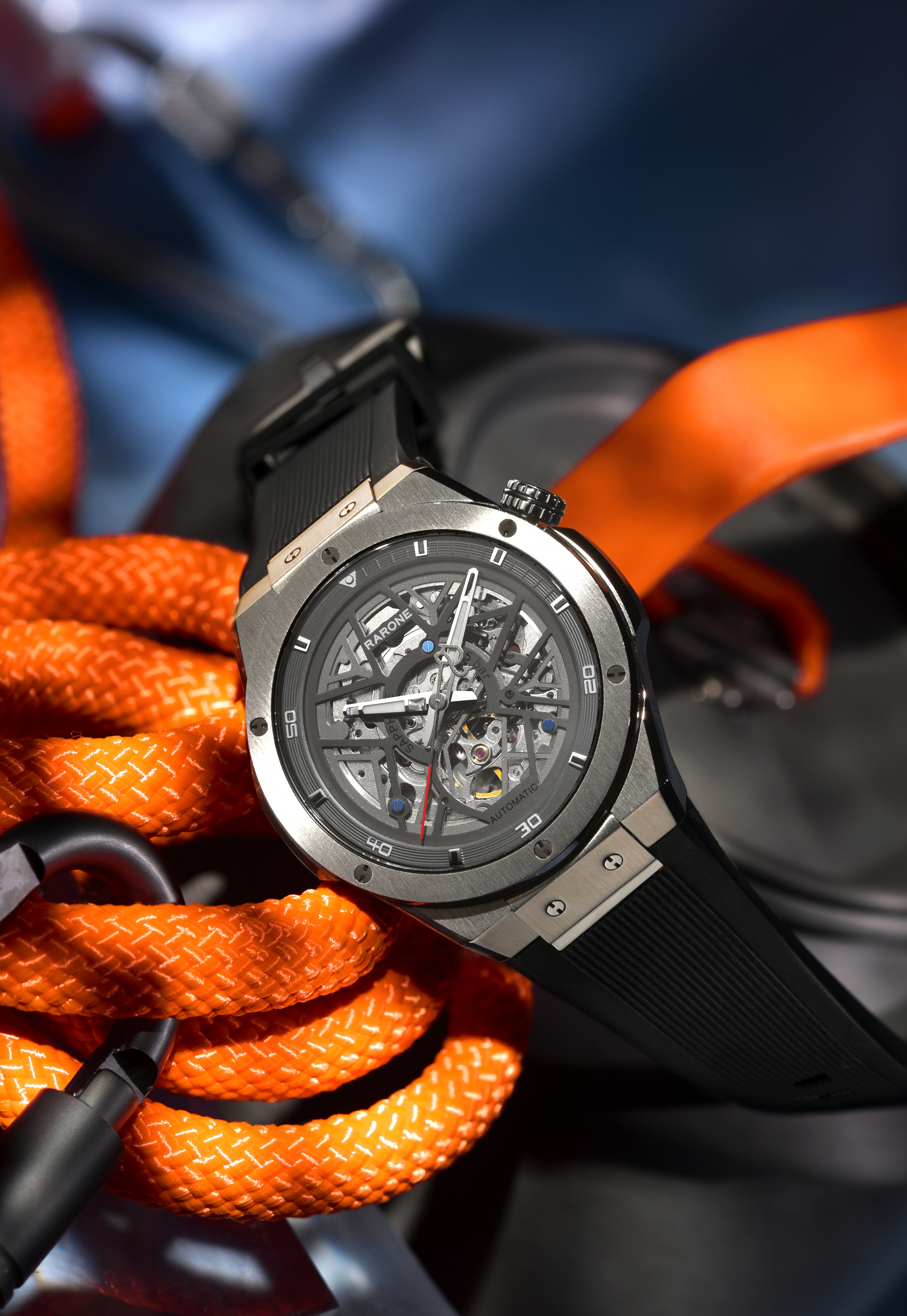 穿搭风格百变,配饰适配度不高?一块机械表轻松搞定