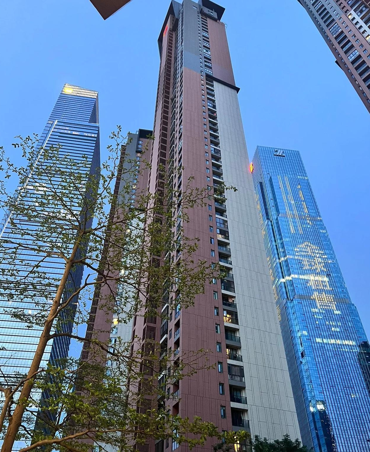 30 年风雨征程见证辉煌成就，三十载砥砺前行铸就非凡伟业，三个十年奋斗创造历史奇迹，三十年跨越发展谱写壮丽诗篇