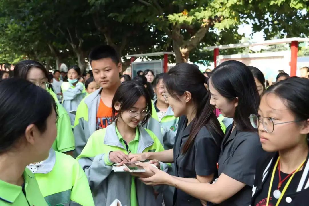 沂水一中校服图片图片