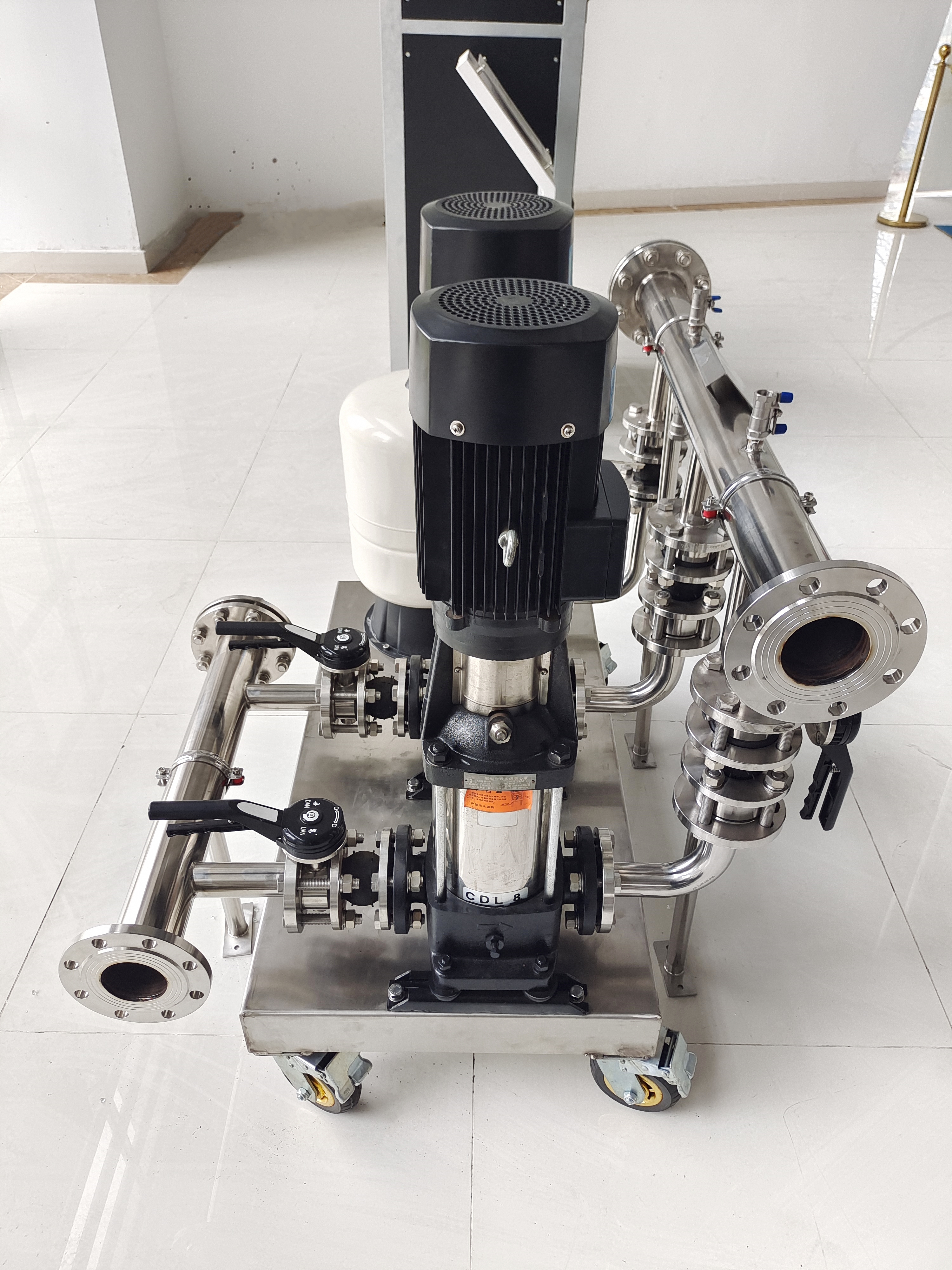 变频供水设备「自动调节水泵,满足需求」