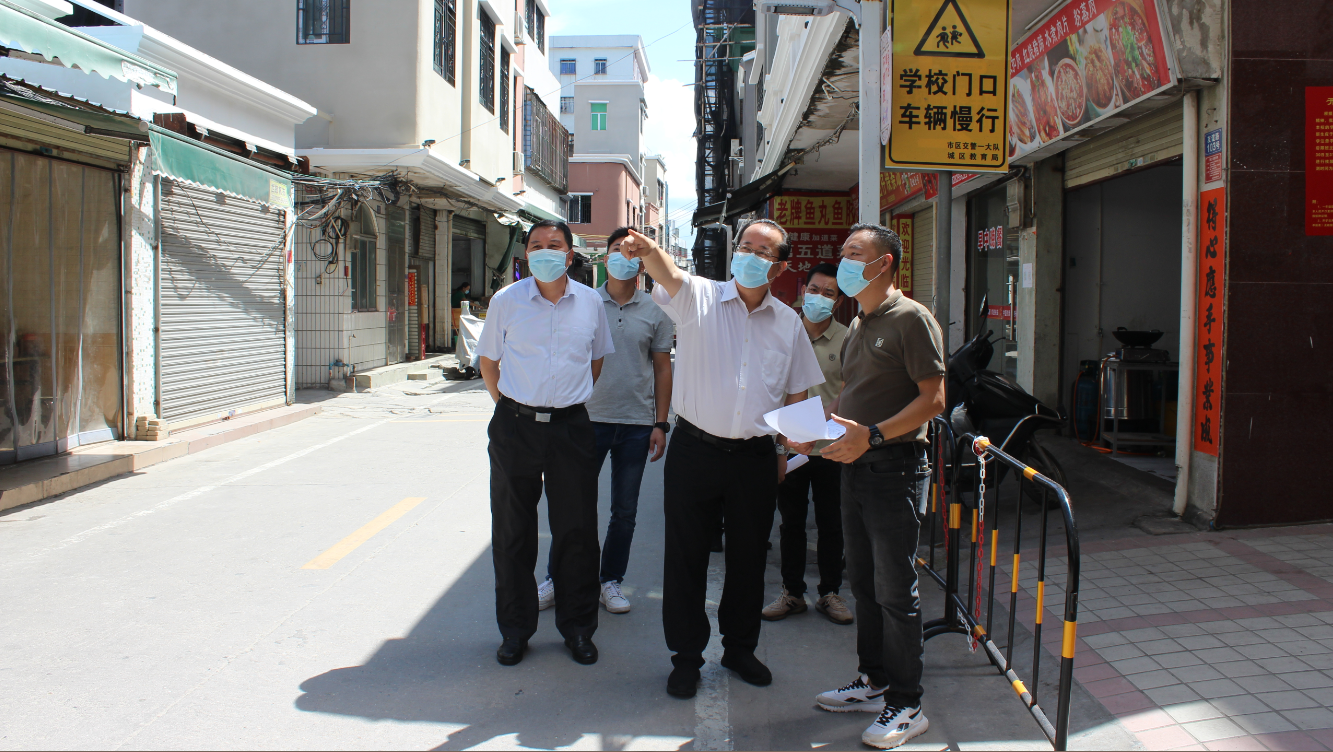 黎明暗访检查汕尾市城区凤照社区创文工作