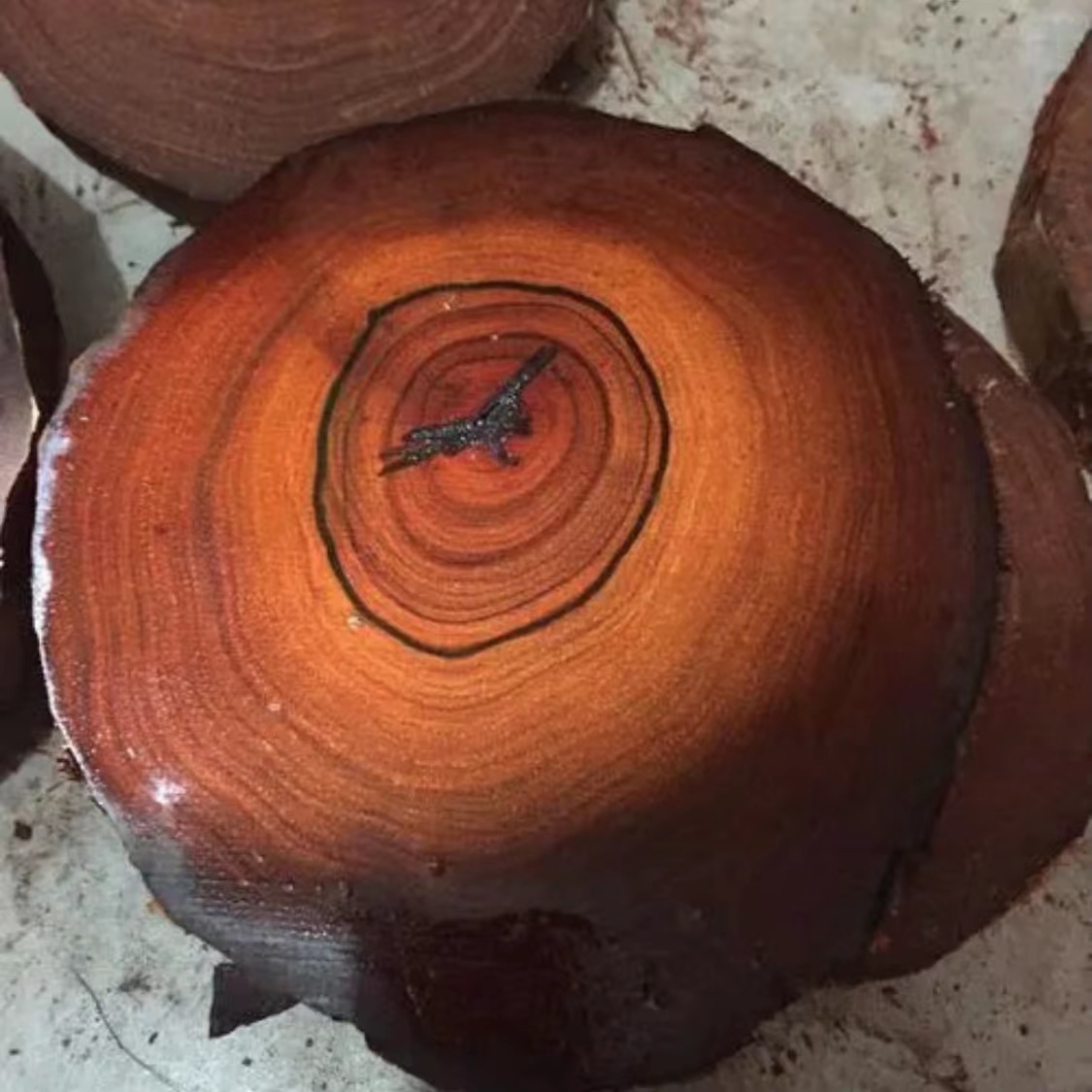 什么是小叶紫檀的树头料?二膘料和树心料?满满的干货来了!