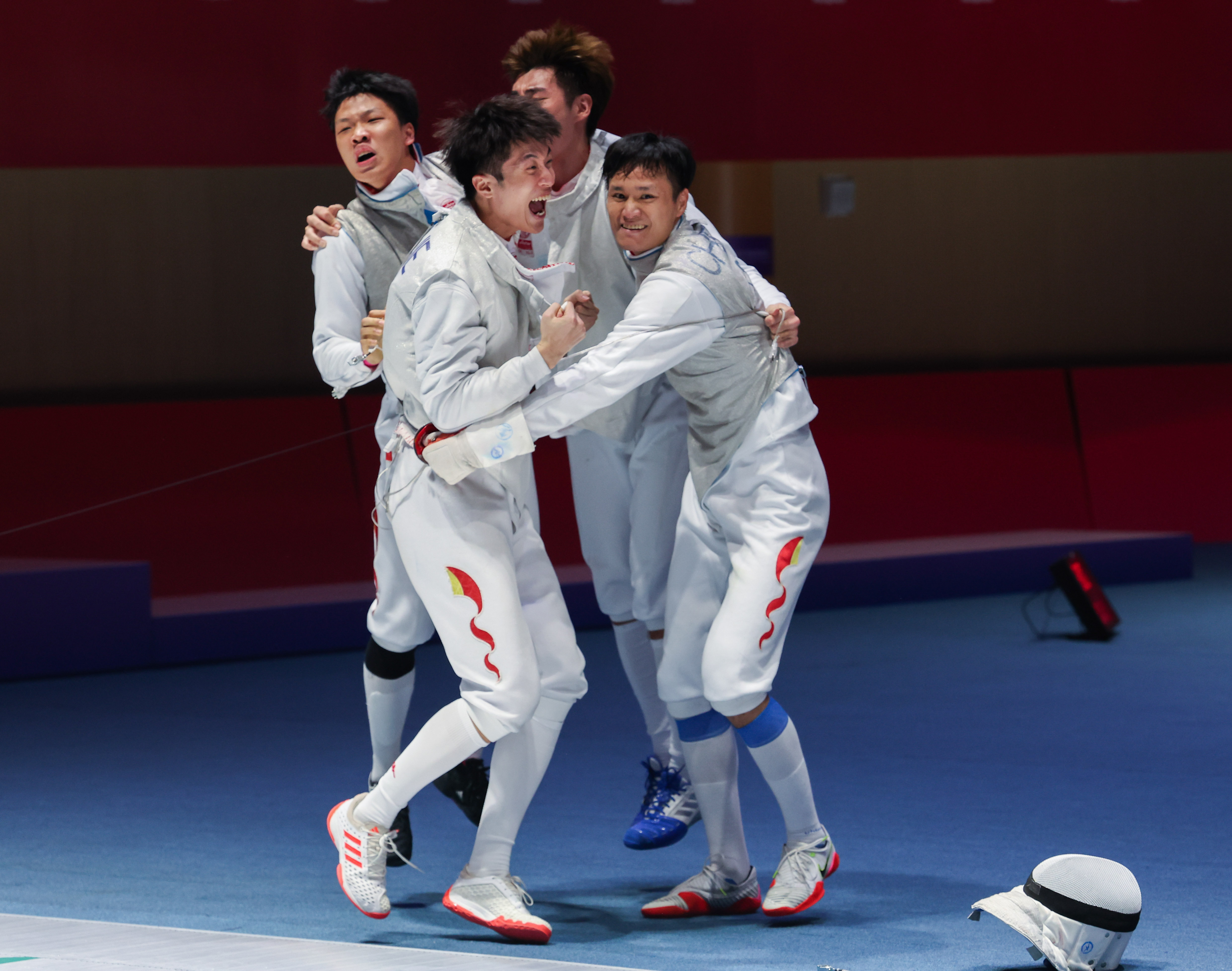 击剑——中国队晋级男子团体花剑决赛(2)