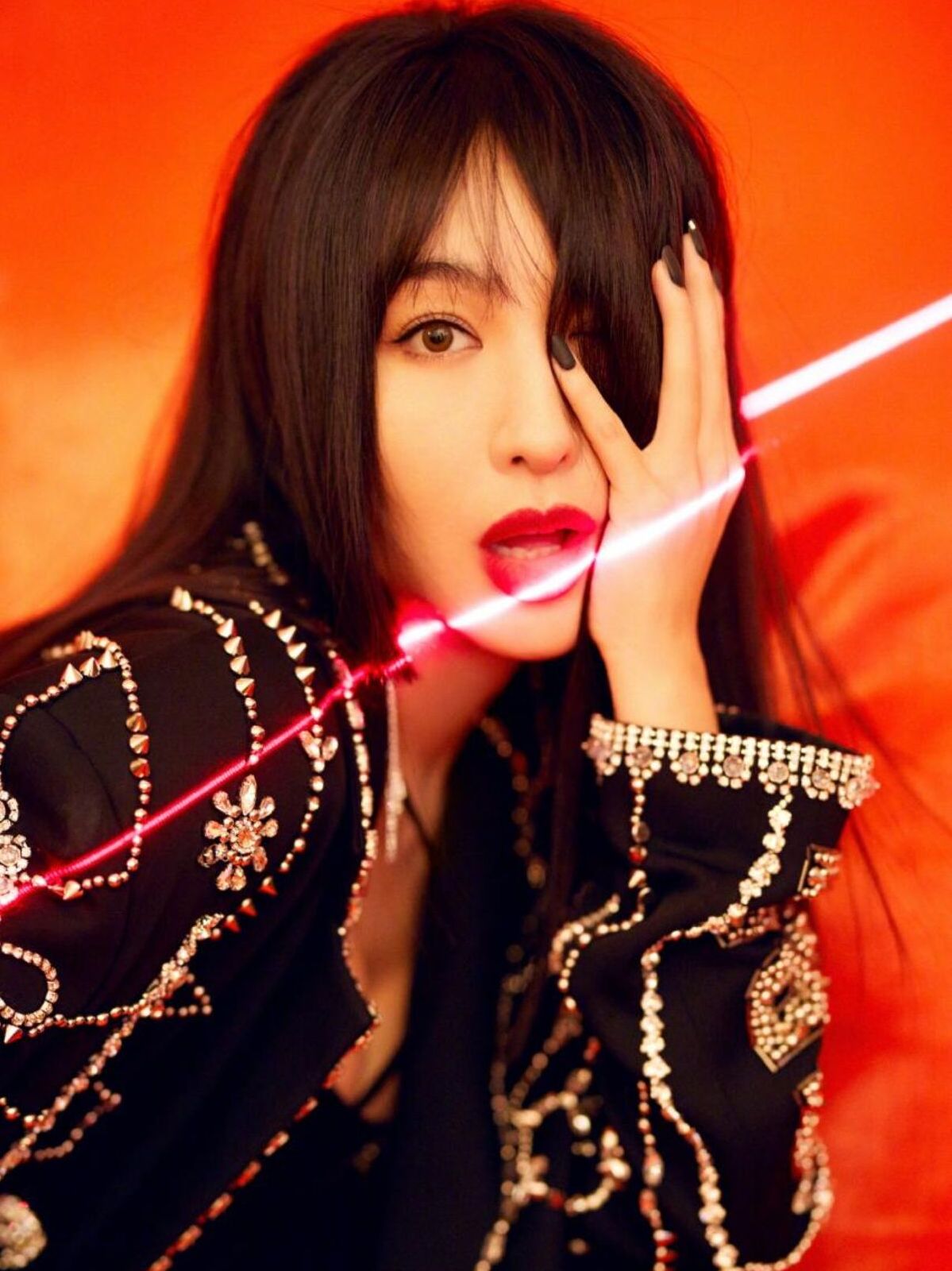 李菲儿剪"公主切"太撩人,既性感又俏皮,高级感挡不住