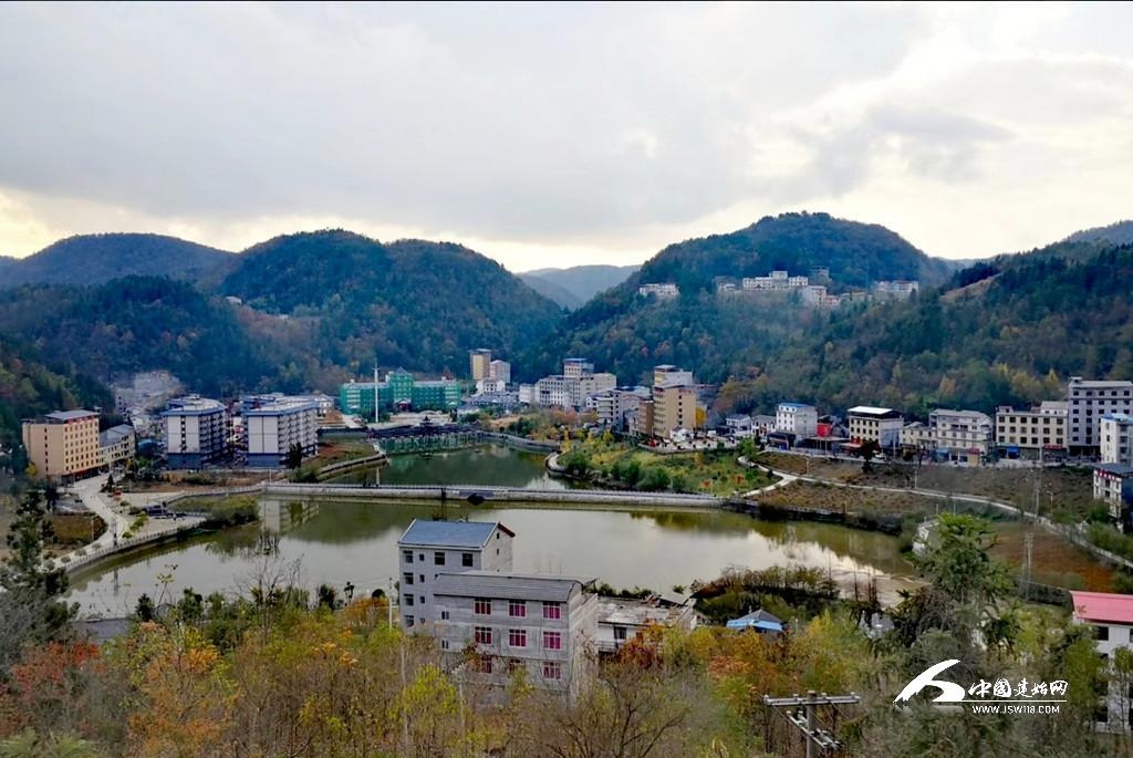 24亿的建始花坪特色小镇玉华大道