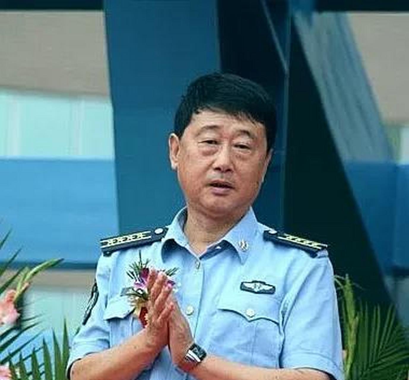 "  雷强,陕西人,中国空军试飞员.