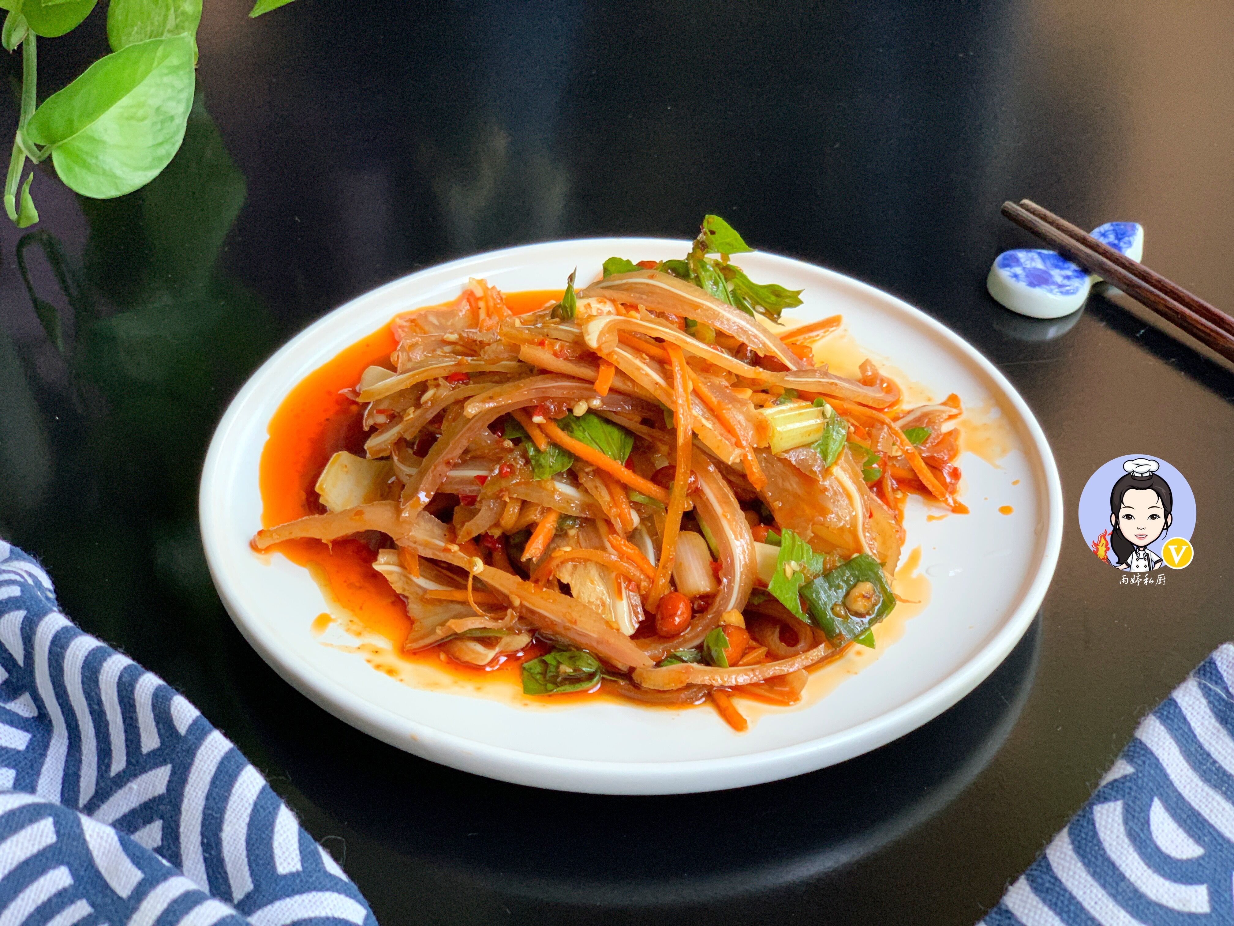 夏天,最爱吃这道"凉拌菜",煮一煮,拌一拌,味道好极了!