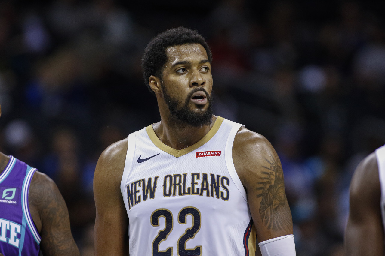 名记:老将德里克-费沃斯在老鹰的10天短合同已经到期