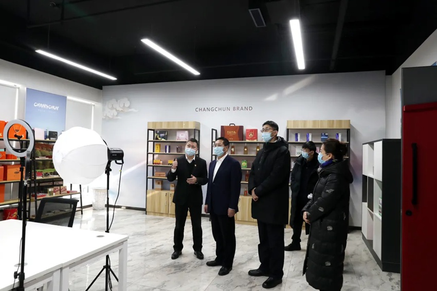 长春市委常委,宣传部部长黄宪昱到净月高新区重点文化产业园区进行