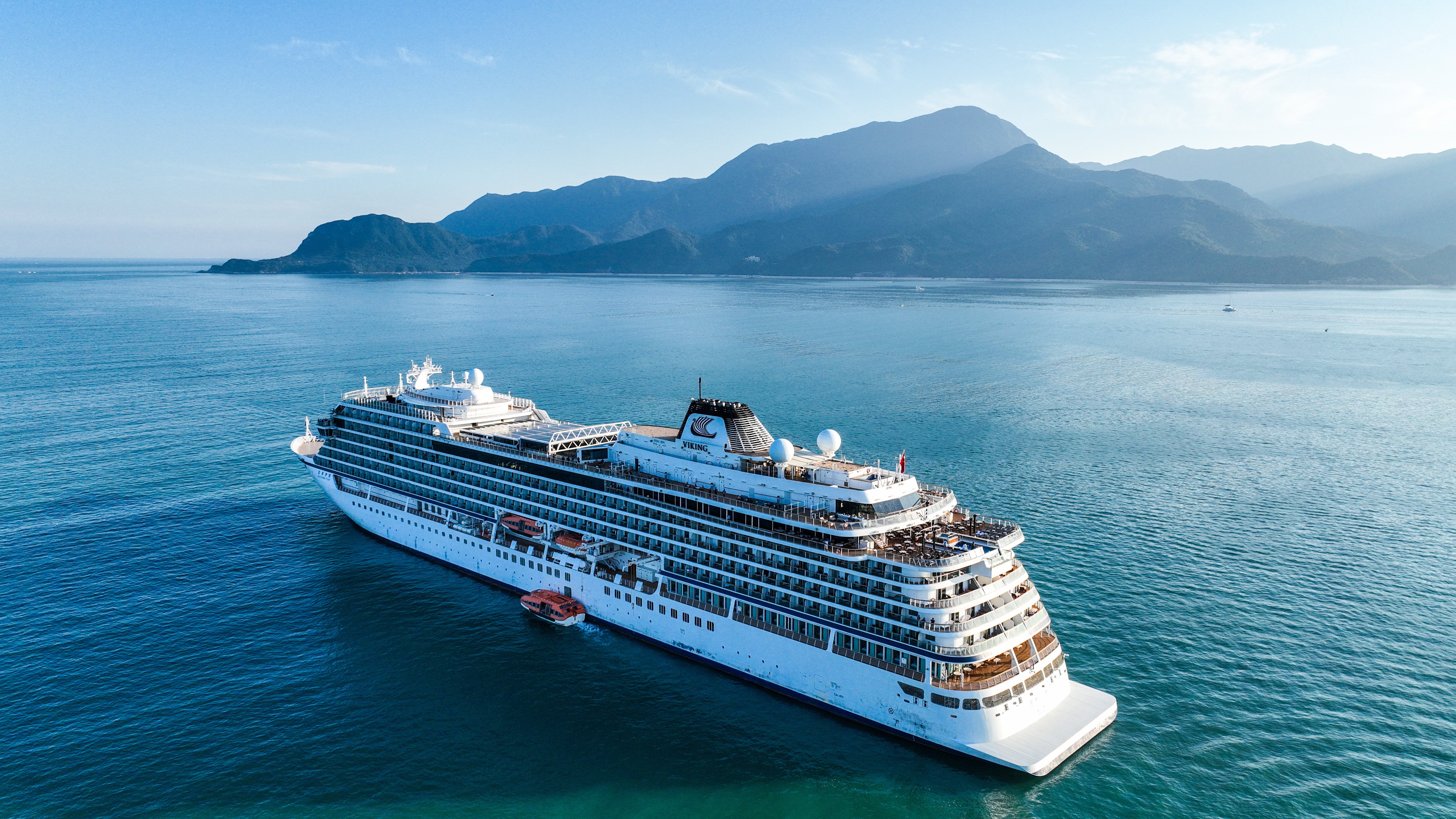 海上"贵客"到,大鹏新区迎来首艘邮轮,力拓邮轮经济"新蓝海"