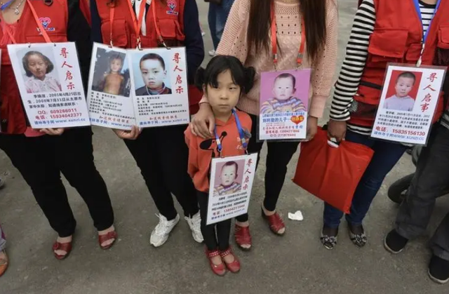 两年内拐卖46名儿童的人贩子陈莲香被判刑十年,实际5年就出狱了