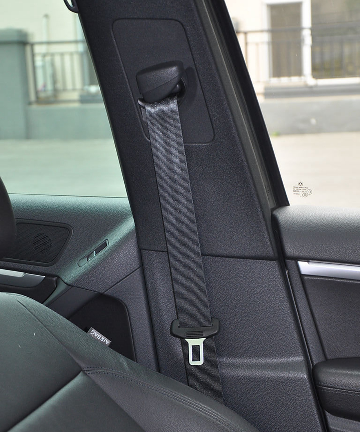 安全带使用年限是多久?汽车安全带可以打结使用吗?