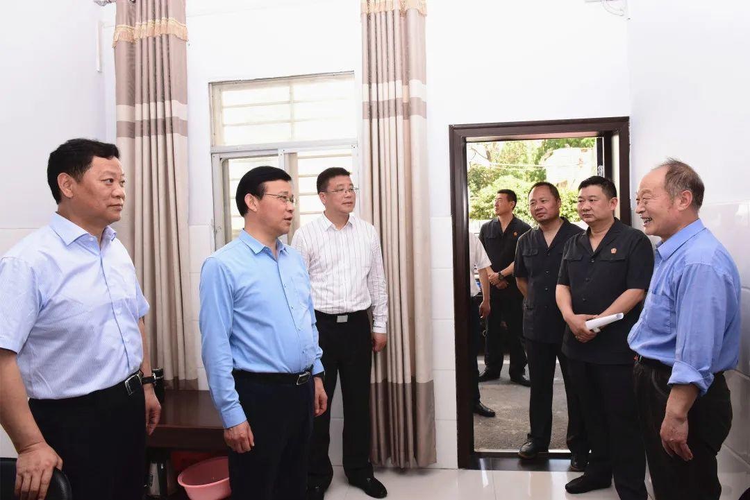 冯艳飞调研指导樊城政法队伍教育整顿工作