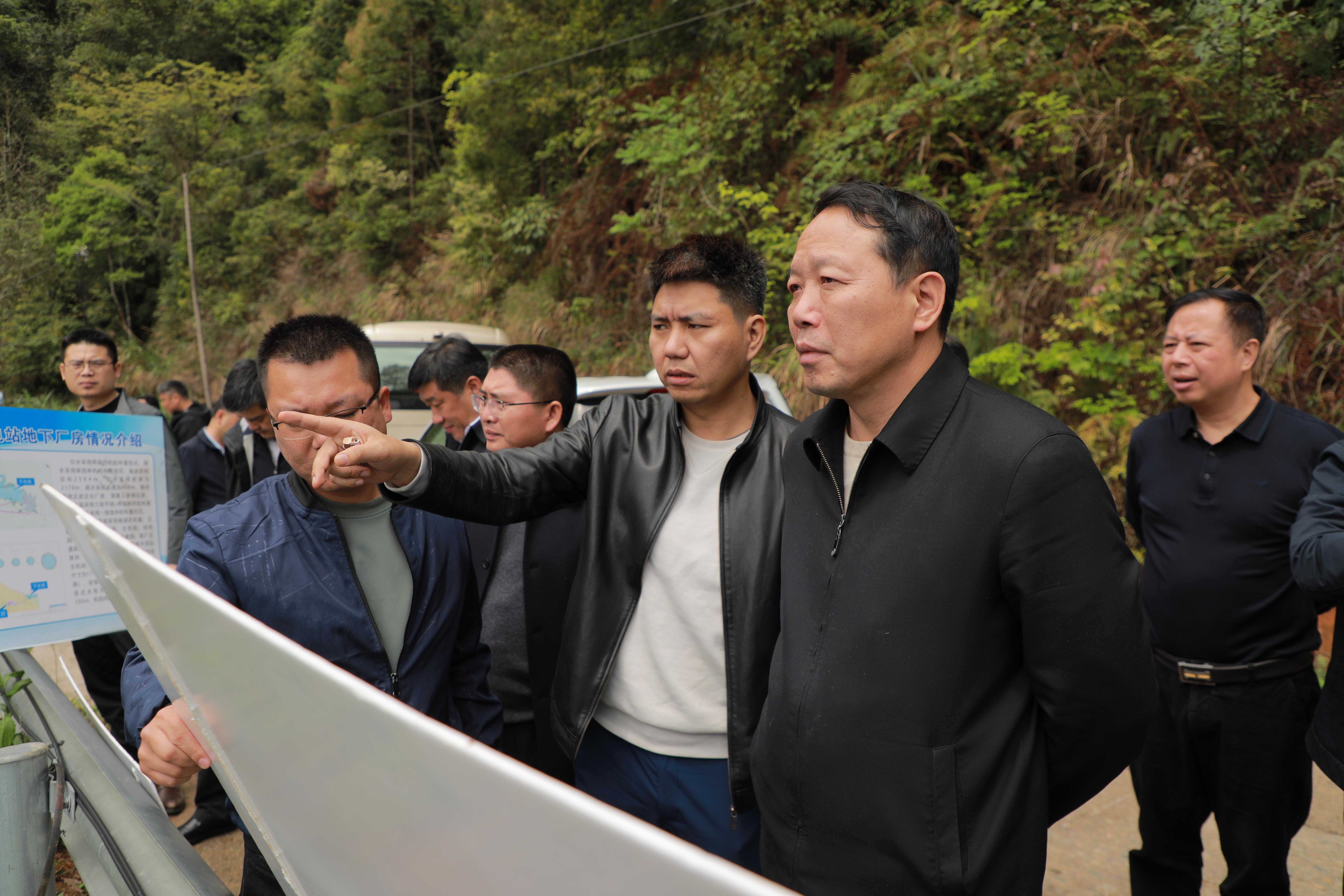 今日永州讯(江华特约记者 潘嘉诚)4月7日,江华县委书记段贵建带队到