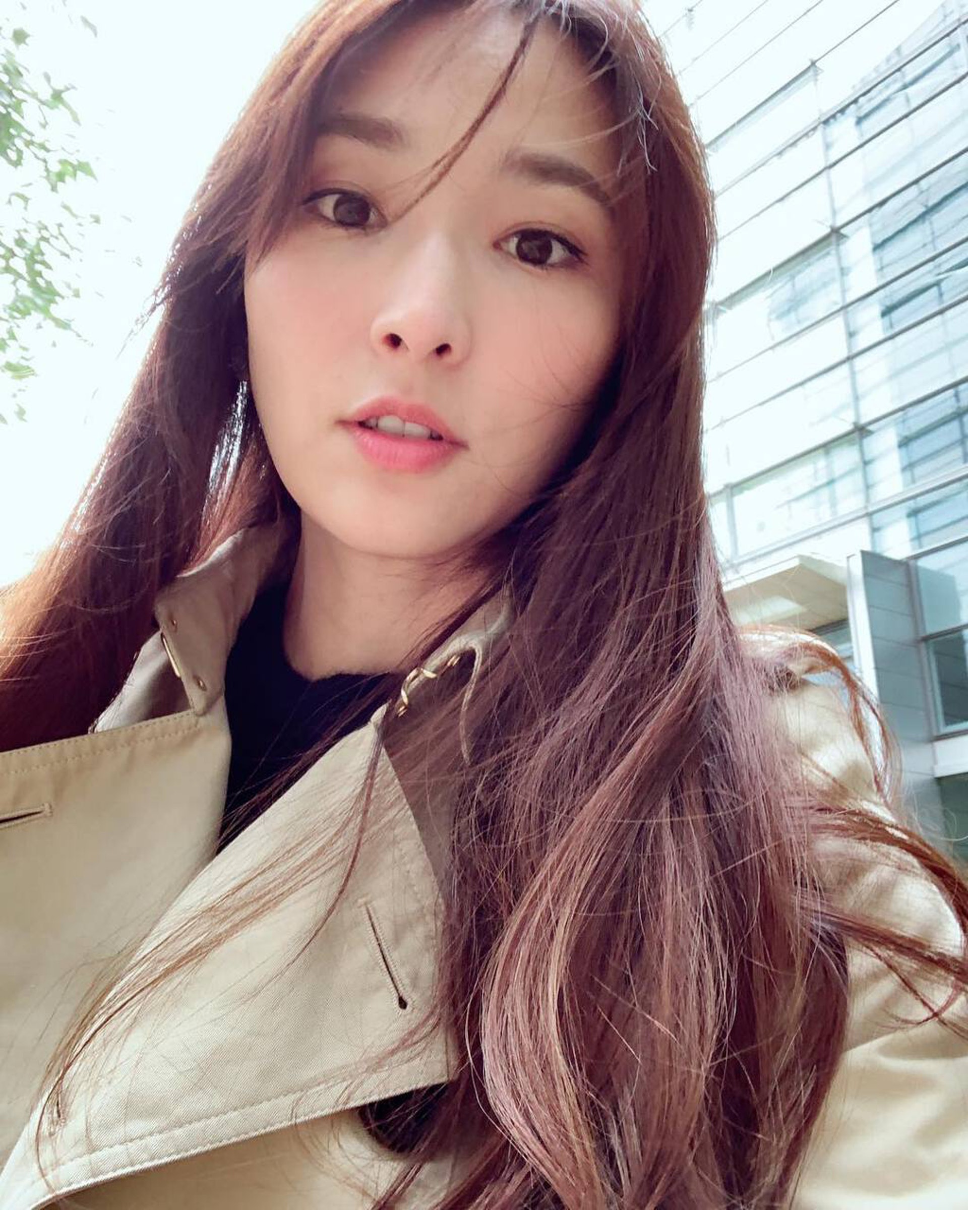 台湾艺人吴佩慈素颜曝光,冻龄外貌令人吃惊,未婚夫疑有财经危机