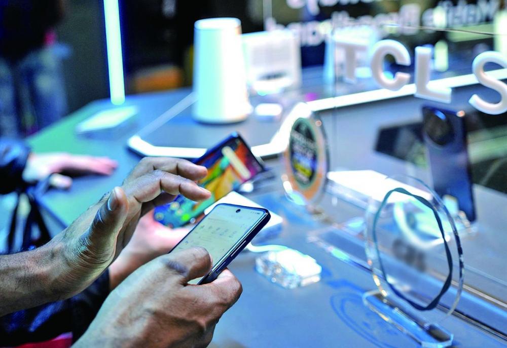 中端手机市场战事再起