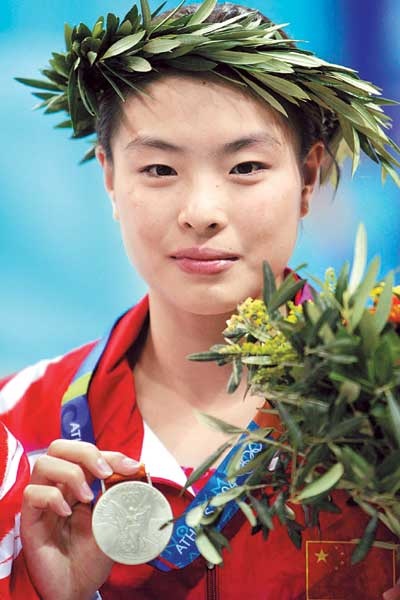 吴敏霞晒二胎,曾拒郭晶晶介绍的豪门,儿女双全被老公宠成公主