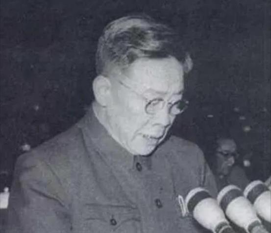 政坛风云:副总理遭撤职,开除党籍,名誉恢复?