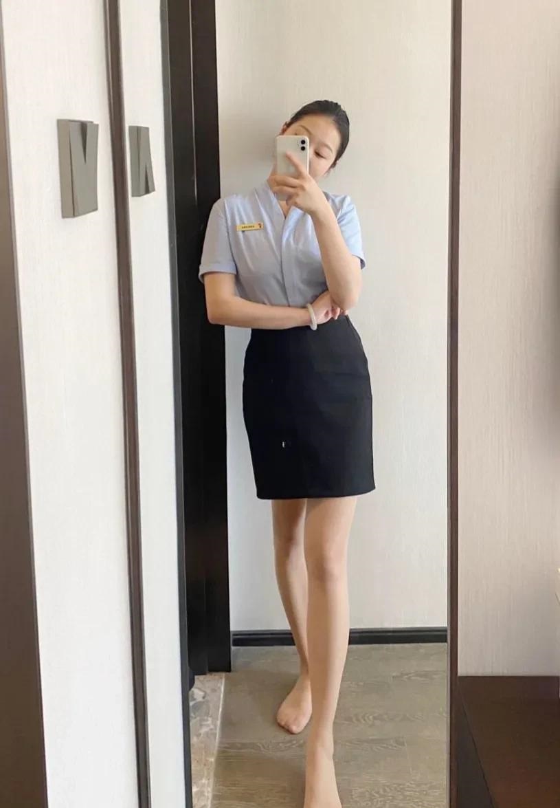 身材好的职业装空姐ol制服小姐姐自拍