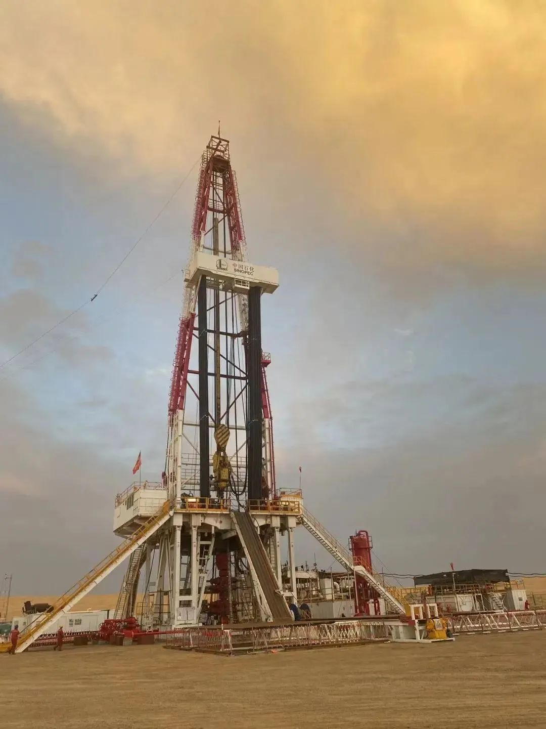 中原工程70188钻井队在"深地一号"展示中原速度