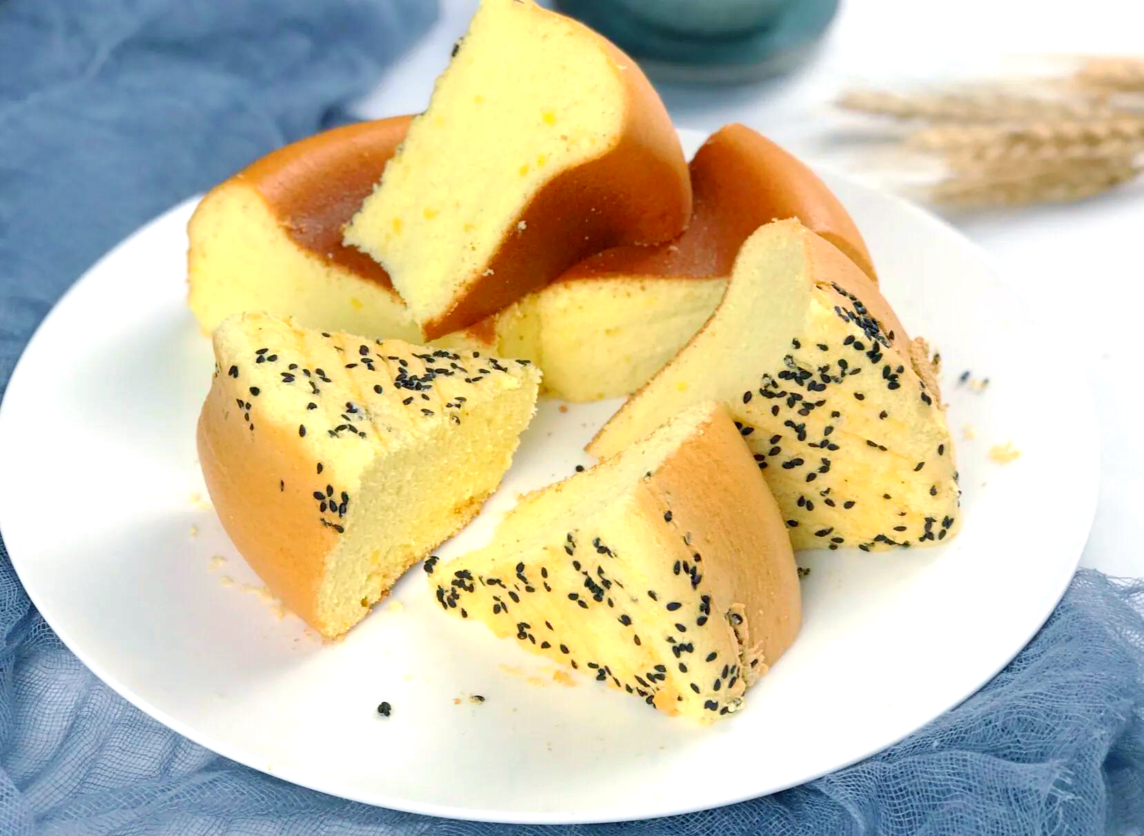 电饭煲戚风蛋糕的制作:湿润口感,不需烤箱