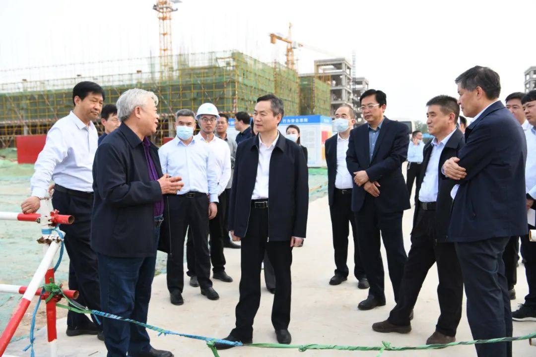 摆向阳到商丘师范学院附属中学和市一高新校区现场办公