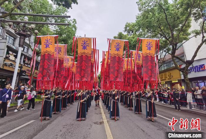 探访浙江景宁三月三:畲族活动风情万千 引人流连