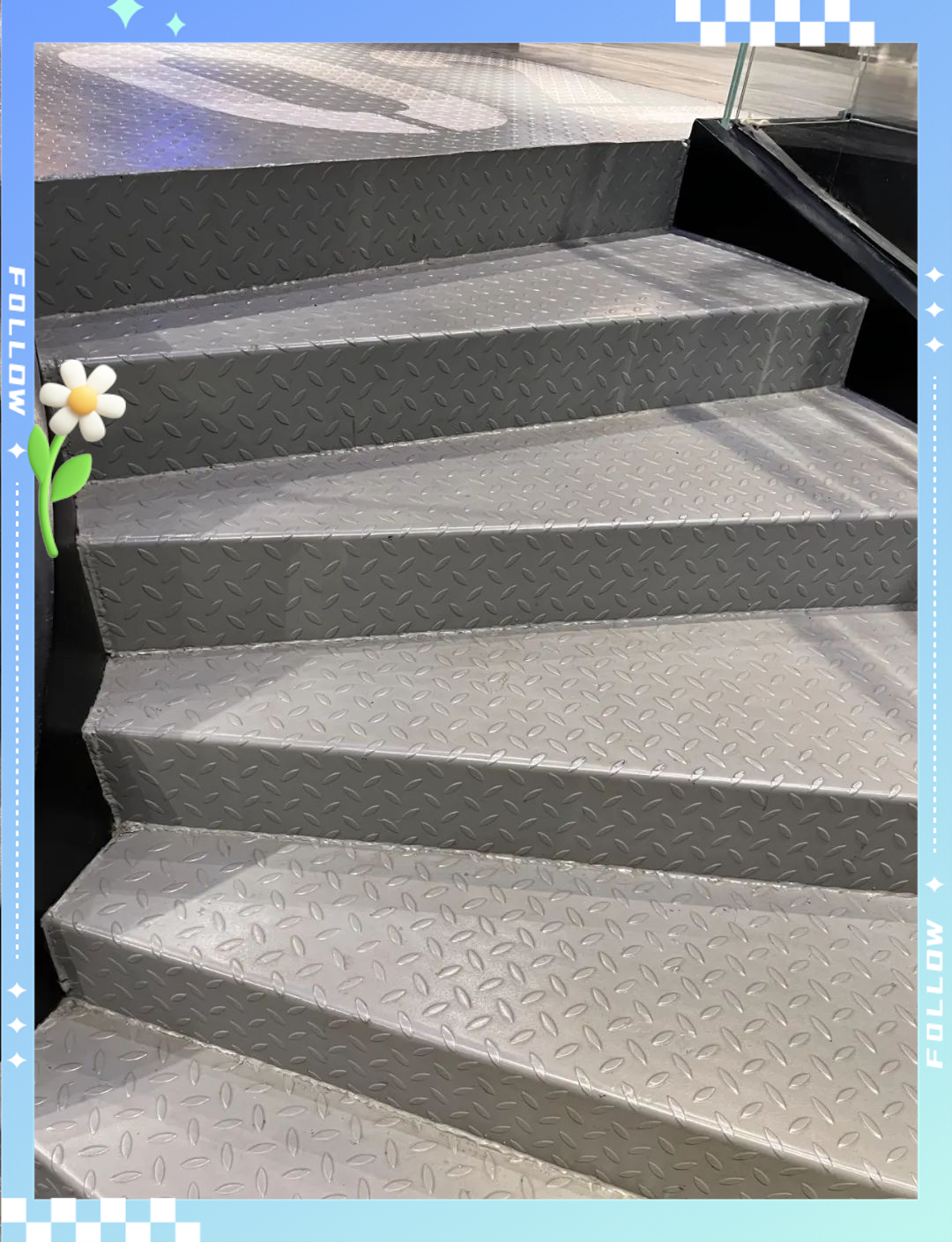 Right anti-slip plate installation on HOWO cabin