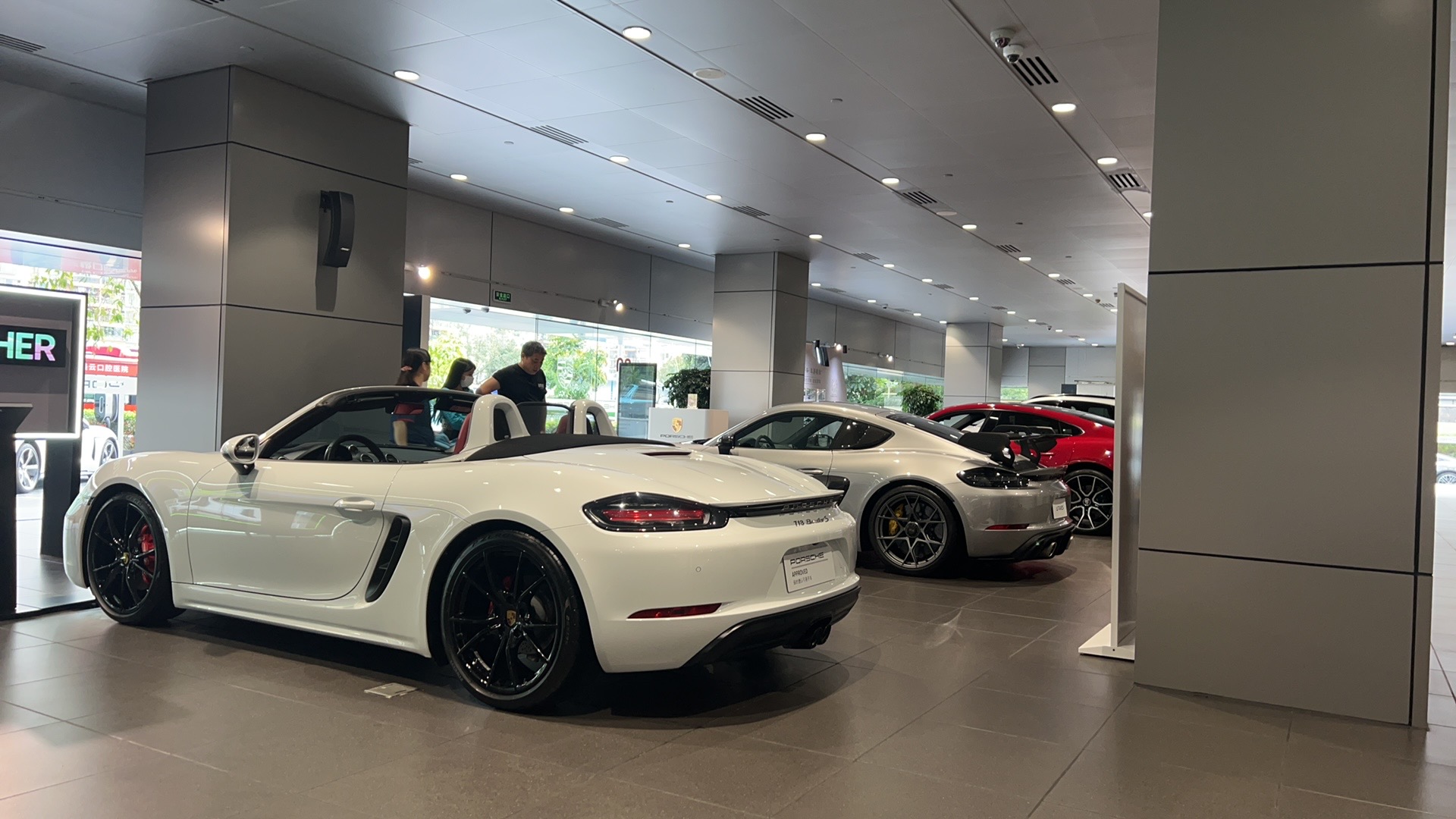 买车时间与汽车出厂日期相差多少天?