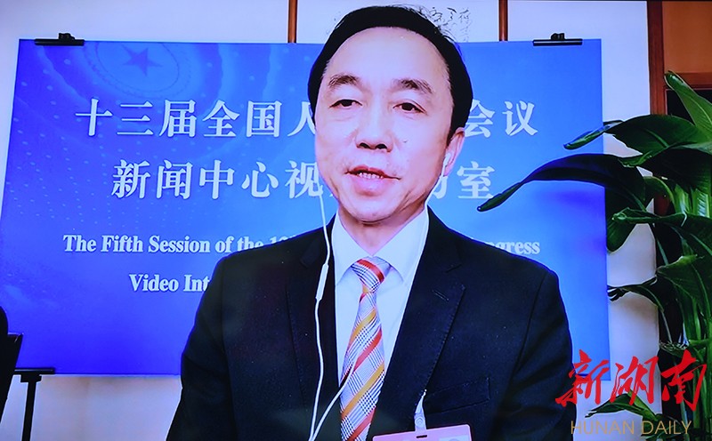 "云"连两会直击|徐云波:以法治守护"一江四水"更加清澈秀美