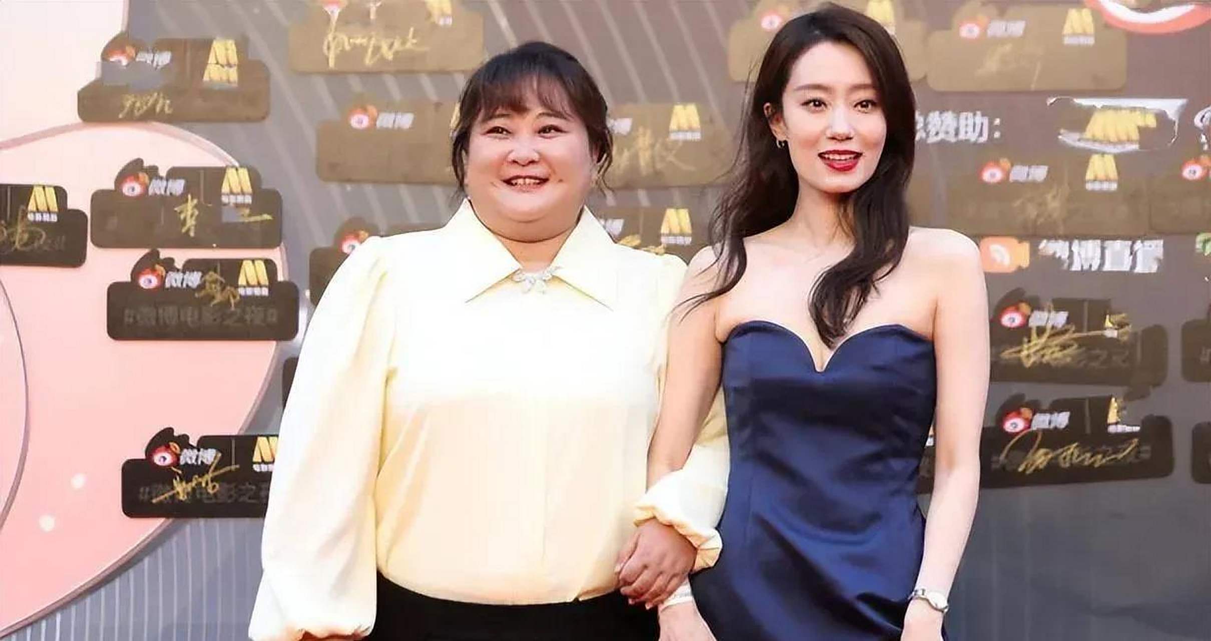 贾玲瘦了,就这两图对比,目测她最少瘦有30斤,果然,还是瘦了好看[比心]