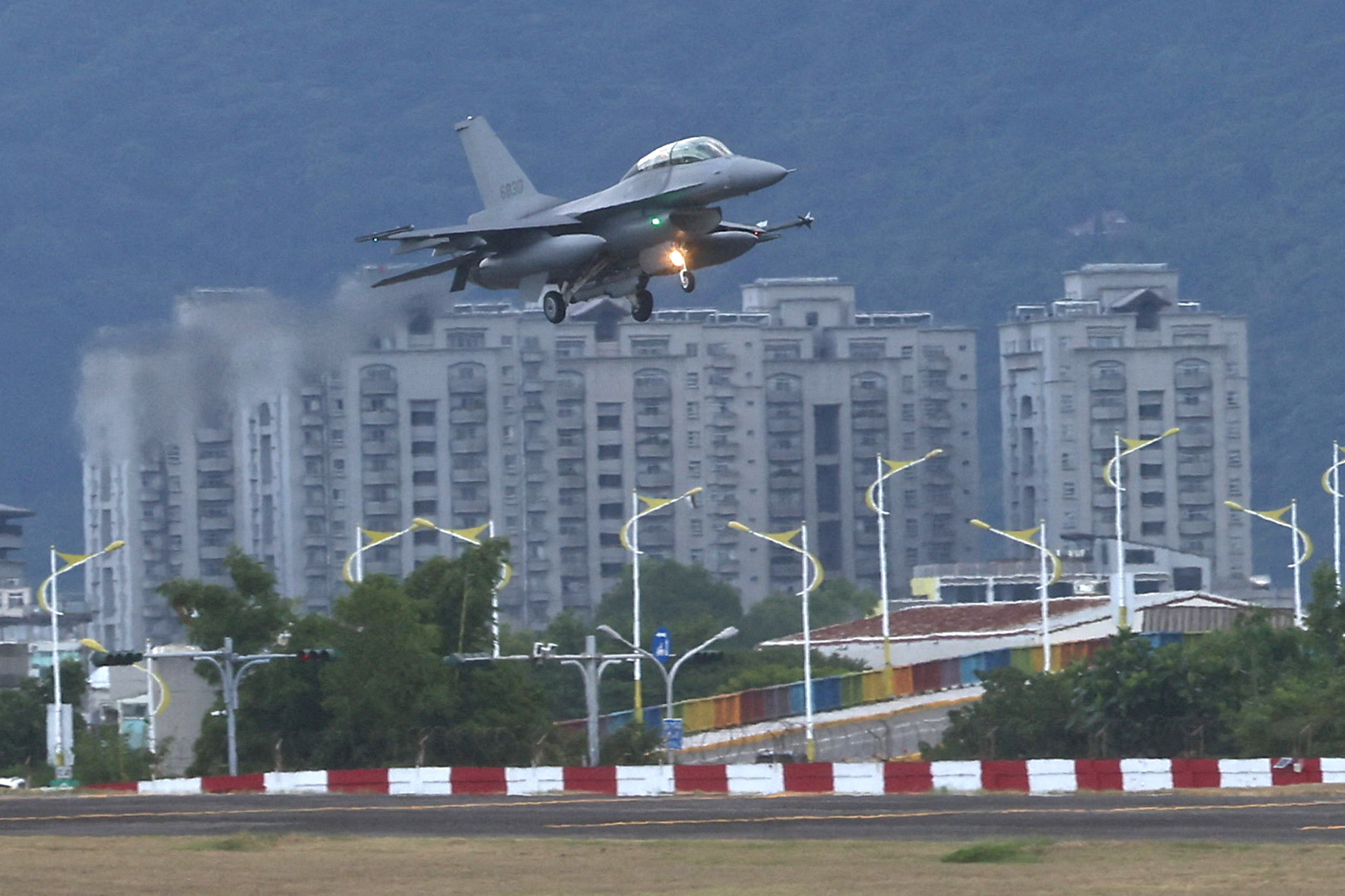 广西柳州空军基地图片